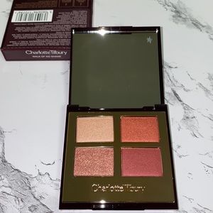 NWT Charlotte Tilbury eye shadow quad- Walk Of No Shame
Never used
Still in box